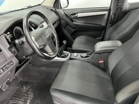Isuzu D-Max Space Cab 1,9 TDi 4WD 6MT LS Black Edition, vm. 2019, 61 tkm (5 / 9)