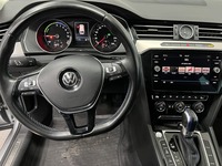 Volkswagen Passat Variant GTE Plug-In Hybrid 160 kW (218 hv) DSG-automaatti **JAKOHIHNA VAIHDETTU!**, vm. 2017, 90 tkm (9 / 11)